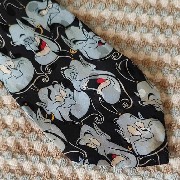 VINTAGE SUPER RARE GENIE silk tie from ALADDIN. 4" Mickey Inc. Circa 1990s - Picture 1 of 13